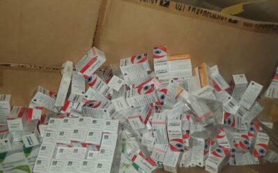 إتلاف كمية من الأدوية غير المطابقة للمواصفات في منفذ شحن بالمهرة