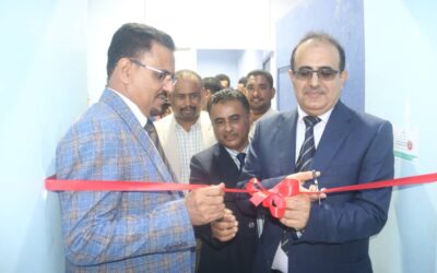 وزير الصحة وأمين محلي حضرموت يدشنان المخيم الطبي العلاجي لمرضى القلب ويفتتحان أقساماً جديدة بمستشفى المكلا للأمومة والطفولة