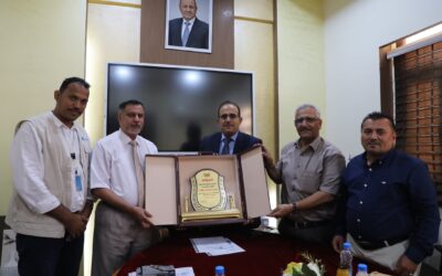 وزير الصحة يلتقي المدير القطري لمنظمة بيور هاندز ويكرمها بدرع تذكاري تقديراً لجهودها