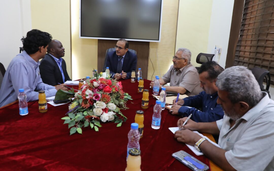 وزير الصحة يلتقي المدير القطري لمنظمة جيه أس أي