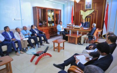 وزير الصحة والسكان يلتقي قيادات القطاع الصحي بمأرب